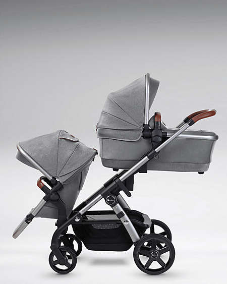  A luxurious stroller for 1, 2, or even 3 little passengers.