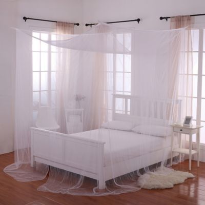 4 poster bed with curtains