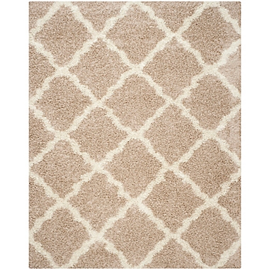 Safavieh Dallas 10&#39; x 14&#39; Shag Area Rug in Beige/Ivory. View a larger version of this product image.