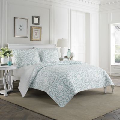 light blue quilt bedding