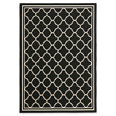 Safavieh Courtyard Miniature Quatrefoil Indoor/Outdoor Rug. View a larger version of this product image.