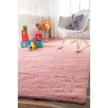 nuLOOM Gynel Cloudy Shag 4&#39; x 6&#39; Shag Area Rug in Baby Pink. View a larger version of this product image.