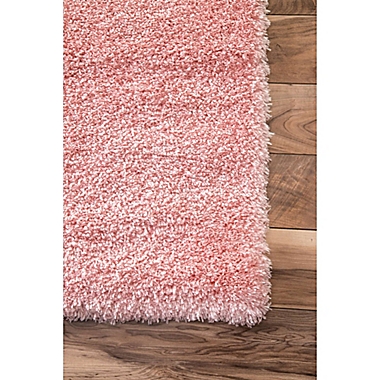 nuLOOM Gynel Cloudy Shag 4&#39; x 6&#39; Shag Area Rug in Baby Pink. View a larger version of this product image.