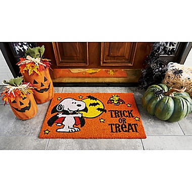 Details about   Peanuts Snoopy Halloween Trick Or Treat Accent Rug Doormat 
