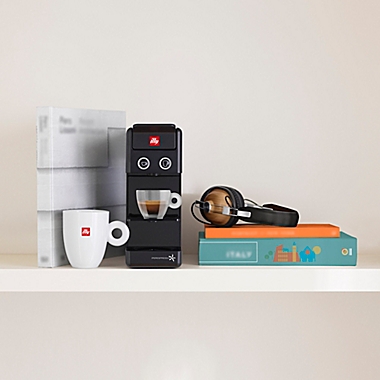 illy&reg; Y3.2 Espresso/Coffee Machine in Black. View a larger version of this product image.