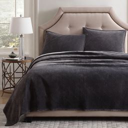 Pure Velvet Quilt Set