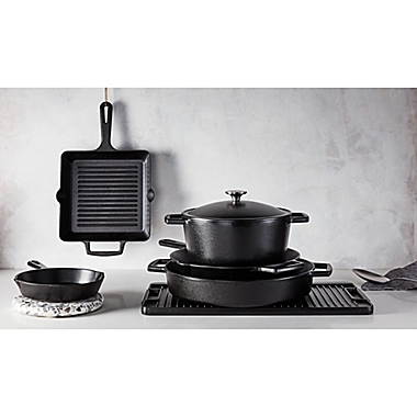 Artisanal Kitchen Supply&reg; Pre-Seasoned Cast Iron 7 qt. Dutch Oven in Black. View a larger version of this product image.
