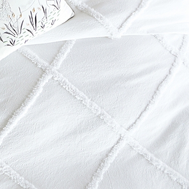 Vintage Chenille Lattice Full/Queen Duvet Cover in White. View a larger version of this product image.