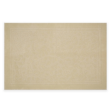 Mohawk Home Wellington 24&#39;&#39; x 40&#39;&#39; Bath Rug in Ivory. View a larger version of this product image.