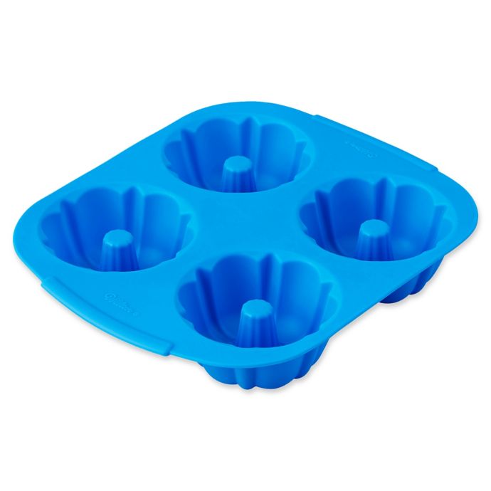 Wilton® EasyFlex Silicone Mini Fluted Tube Pan Bed
