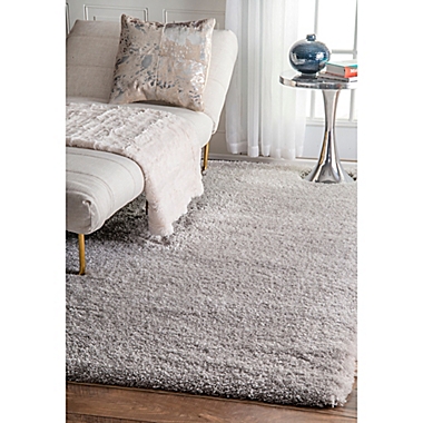 nuLOOM Gynel Cloudy Shag 7&#39; x 10&#39; Area Rug in Silver. View a larger version of this product image.