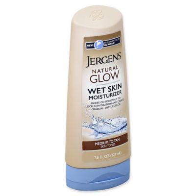 Jergens&reg; Natural Glow&reg; 7.5 fl. oz. Wet Skin Moisturizer for Medium to Tan Skin Tones