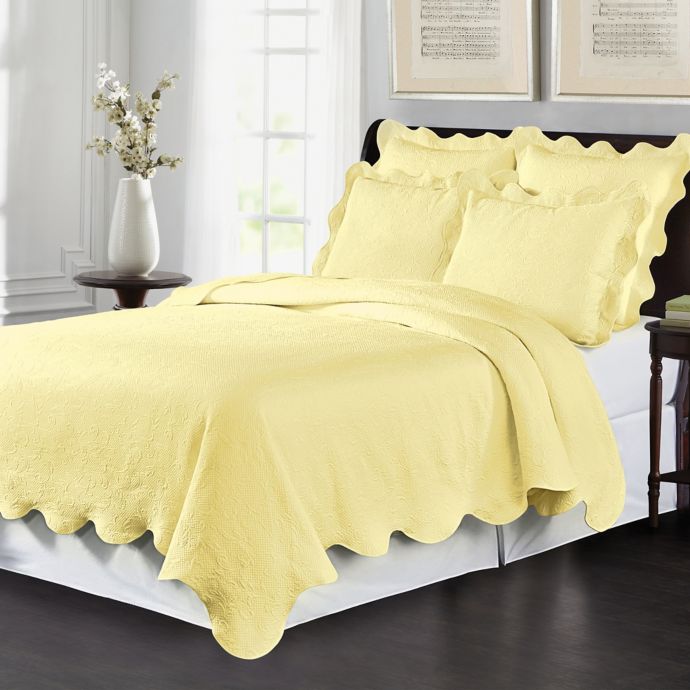 matelasse coverlet scalloped edge