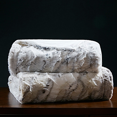 Madison Park Sachi Oversized Faux Fur Throw Blanket. View a larger version of this product image.