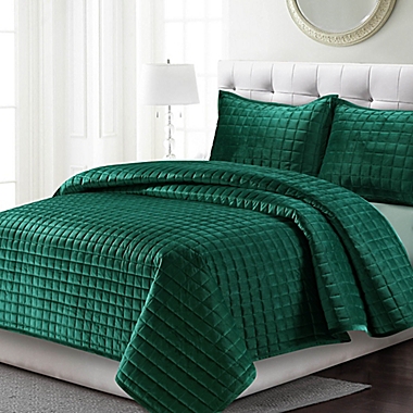 Tribeca Living Florence Velvet 2-Piece Twin Quilt Set in Emerald Green. View a larger version of this product image.