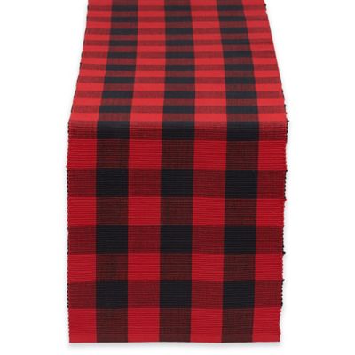 red table runner and placemats