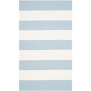 Safavieh Montauk 2&#39;6" x 4&#39; Saylor Rug in Sky Blue. View a larger version of this product image.