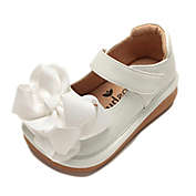 Mooshu Trainers Size 3 Ready Set Bow Mary Jane Shoe in White