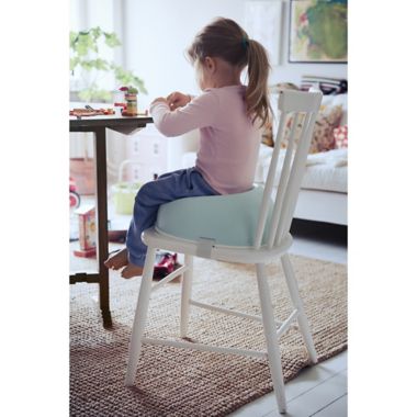 BABYBJÖRN&reg; Booster Seat in Mint Green. View a larger version of this product image.