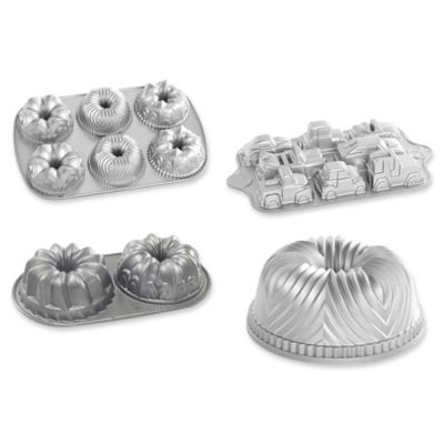 novelty cake pans