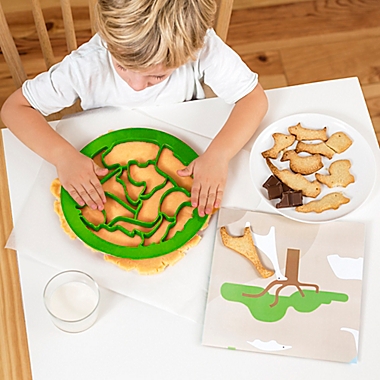 L&eacute;ku&eacute; Animals Cookie Cutter in Green. View a larger version of this product image.