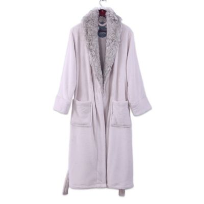 fur collar robe