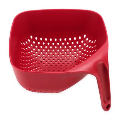 red colander strainer