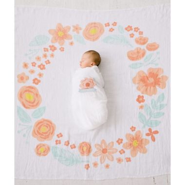 Pearhead&reg; Watch Me Grow Floral Muslin Photo Blanket. View a larger version of this product image.