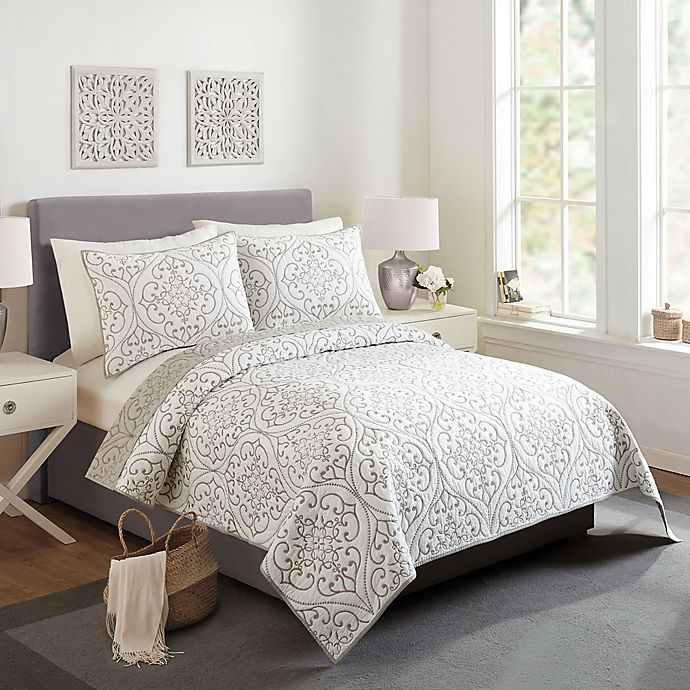 bed bath and beyond quilts