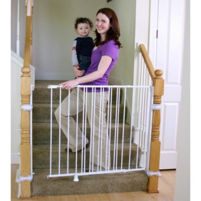 bed bath and beyond baby gate