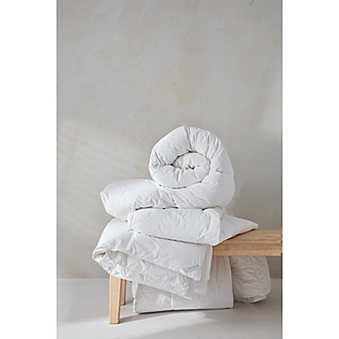 Nestwell&trade; Medium Warmth Down Alternative King Comforter. View a larger version of this product image.