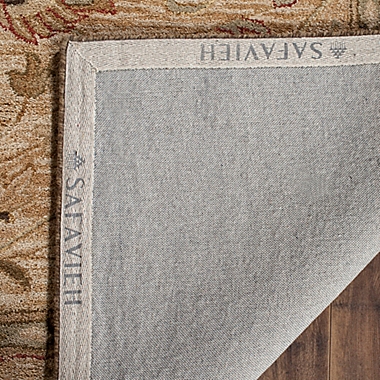Safavieh Antiquity 2&#39; x 3&#39; Farrah Rug in Beige. View a larger version of this product image.