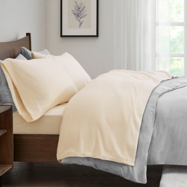 True North by Sleep Philosophy Micro Fleece Twin Sheet Set in Ivy. View a larger version of this product image.