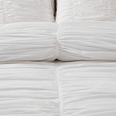 Madison Park Delancey 4-Piece Queen Comforter Set in White. View a larger version of this product image.