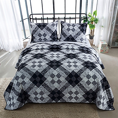 Donna Sharp&reg; London 2-Piece Reversible Twin Quilt Set in Black. View a larger version of this product image.
