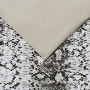 Vince Camuto&reg; Congo 3-Piece Full/Queen Duvet Set. View a larger version of this product image.