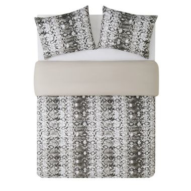 Vince Camuto&reg; Congo 3-Piece Full/Queen Duvet Set. View a larger version of this product image.