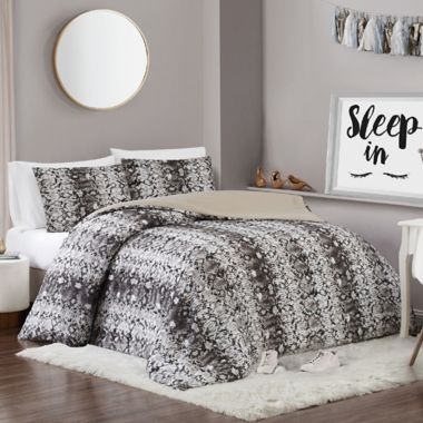 Vince Camuto&reg; Congo 3-Piece Full/Queen Duvet Set. View a larger version of this product image.