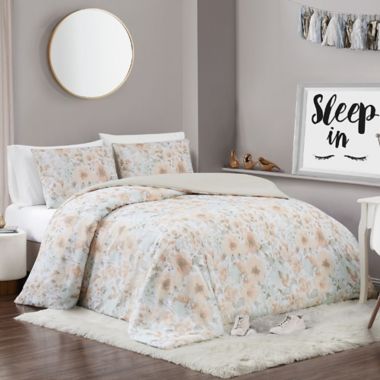 Vince Camuto&reg; Rylee 2-Piece Twin XL Duvet Set. View a larger version of this product image.