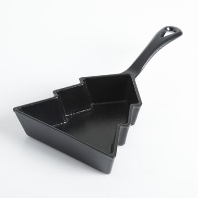 Prime Gourmet Christmas Tree Cast Iron Holiday Cookie Skillet in Black
