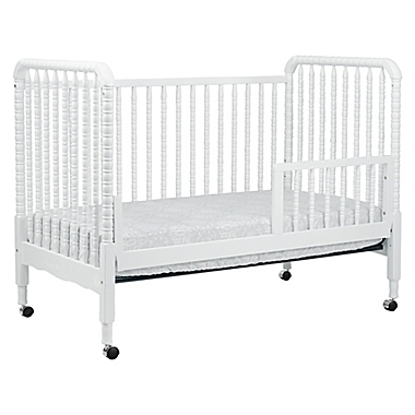 DaVinci Jenny Lind 3-in-1 Convertible Crib in White. View a larger version of this product image.