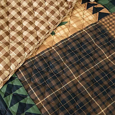 Donna Sharp Brown Bear Cabin 3-Piece Reversible King Quilt Set in Brown. View a larger version of this product image.