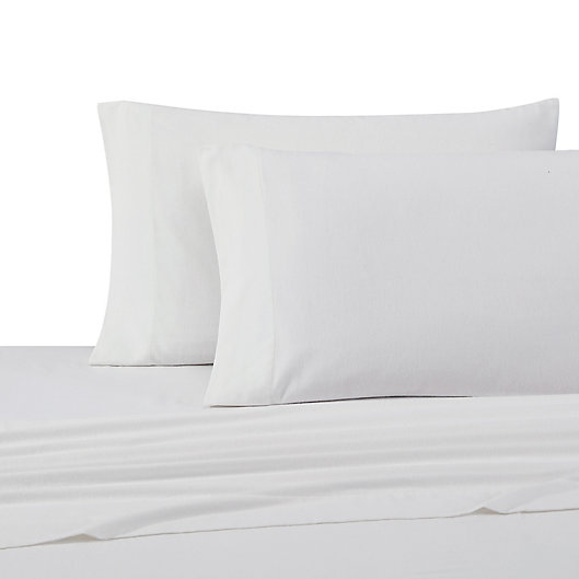 Alternate image 1 for UGG® Flannel Queen Sheet Set in Snow