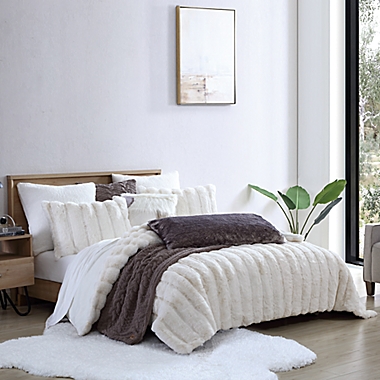 UGG&reg; Landers Faux Fur 2-Piece Twin Comforter Set in Snow. View a larger version of this product image.