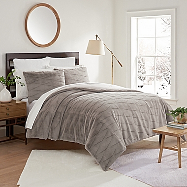 UGG&reg; Griffin 3-Piece Duvet Cover Set. View a larger version of this product image.