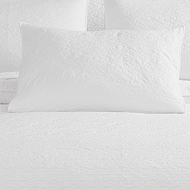 Homthreads Emory 3-Piece Reversible Queen Bedspread Set in White. View a larger version of this product image.
