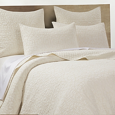 Homthreads Beckett 3-Piece Reversible King Quilt Set in Cream. View a larger version of this product image.