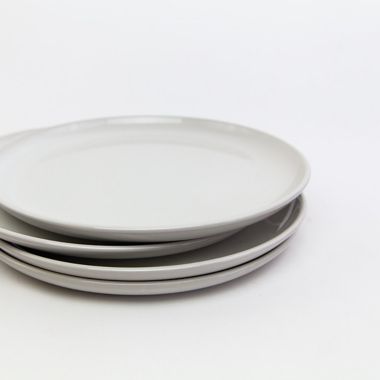 Carthage.co La Marsa Dinner Plates in White/Pearl (Set of 4). View a larger version of this product image.