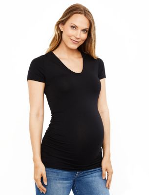 A Pea in the Pod Large Side Ruched V-Scoop Maternity T-Shirt in Black