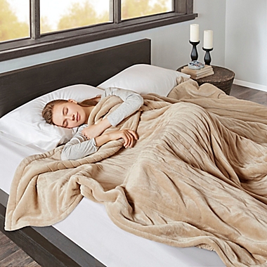 Beautyrest Microlight-to-Berber Reversible King Heated Blanket in Vanilla. View a larger version of this product image.